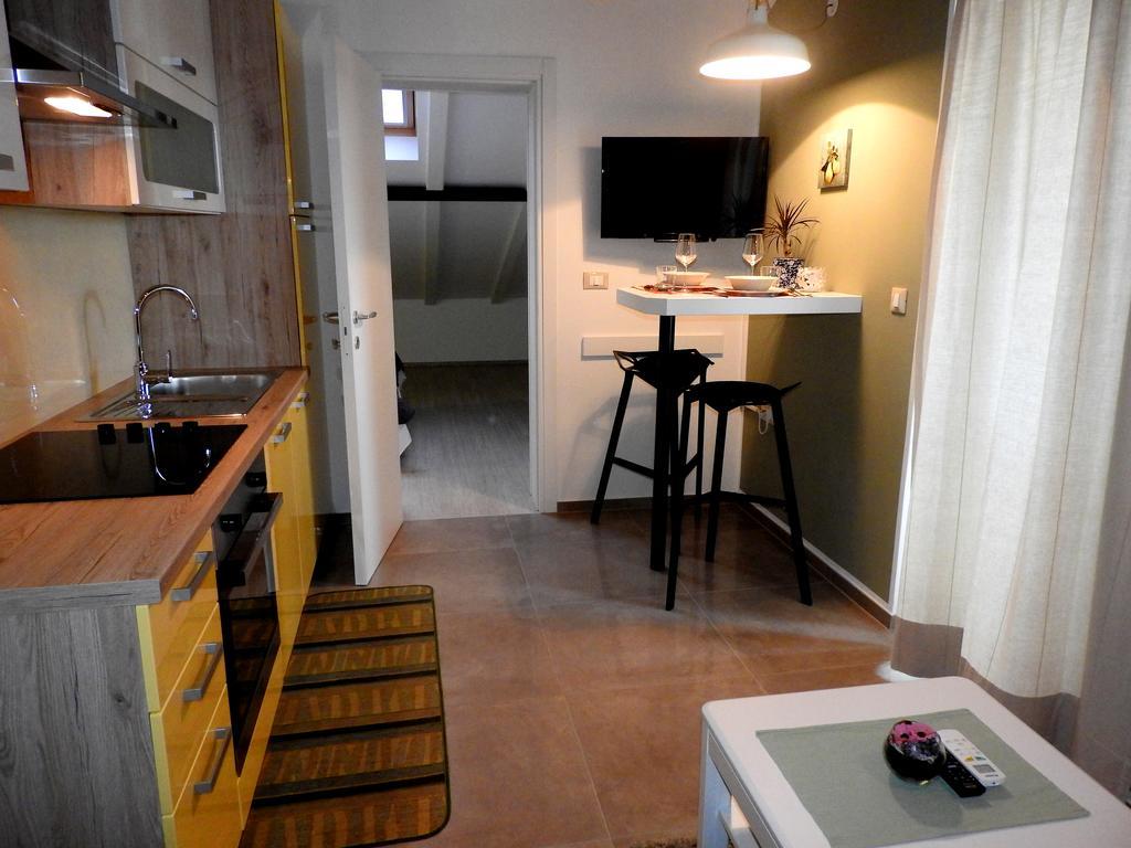 Delight Loft Apartment Ровин Екстериор снимка