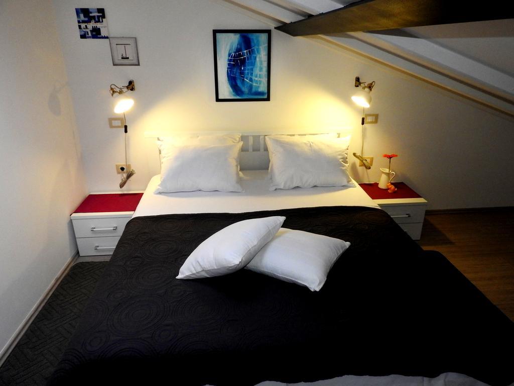 Delight Loft Apartment Ровин Екстериор снимка