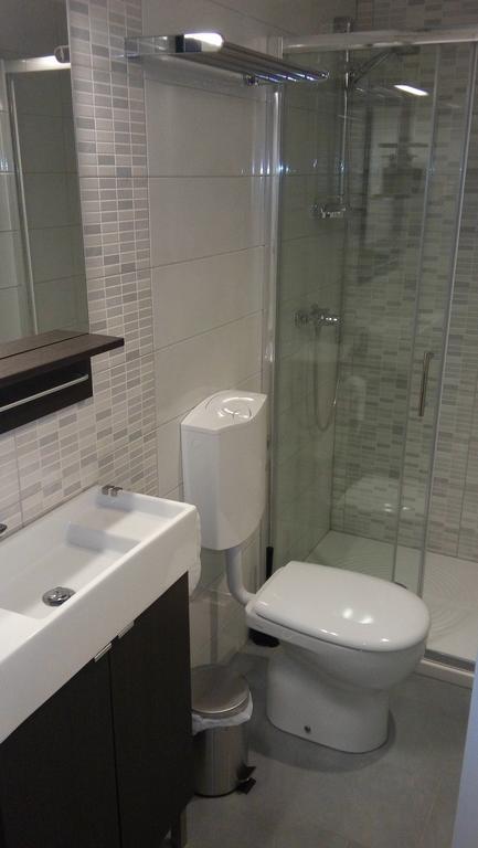 Delight Loft Apartment Ровин Екстериор снимка